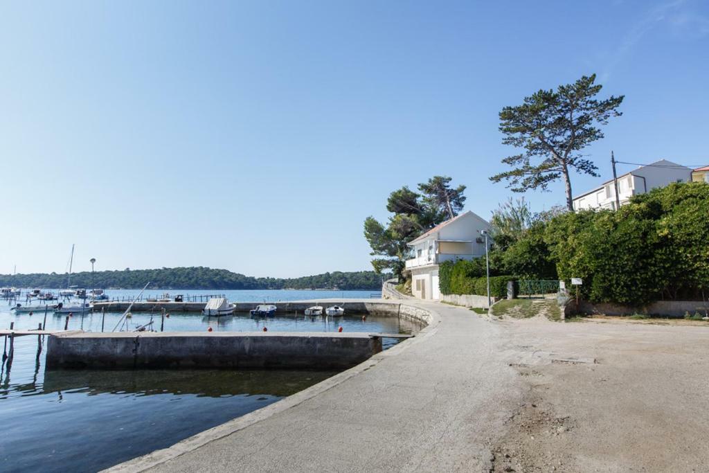 Apartmani Maris III Rab Town Extérieur photo